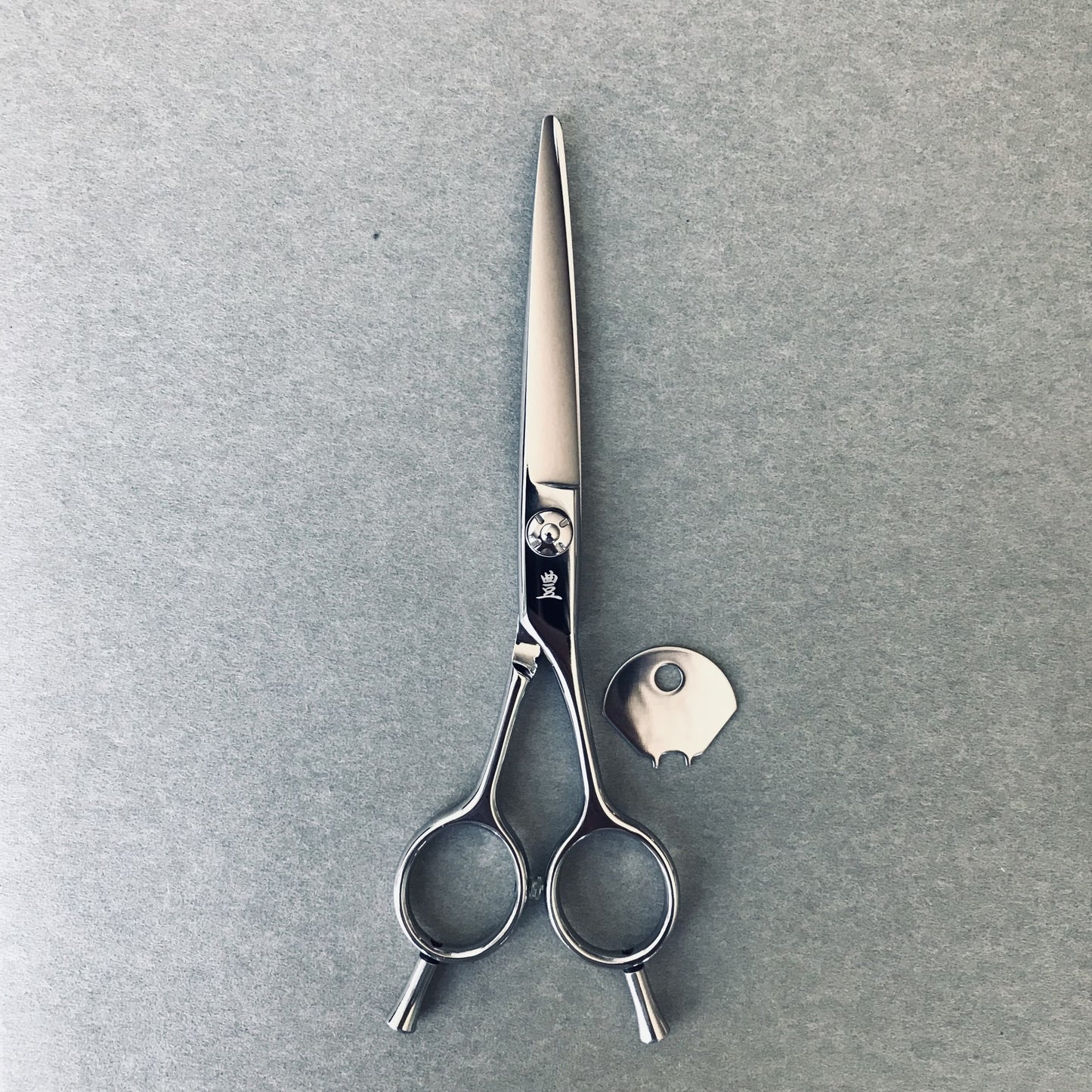 Japanese Hair Scissors  豊 (TOYO) US18 hand crafted in Japan Cobalt Alloys 6.0 in