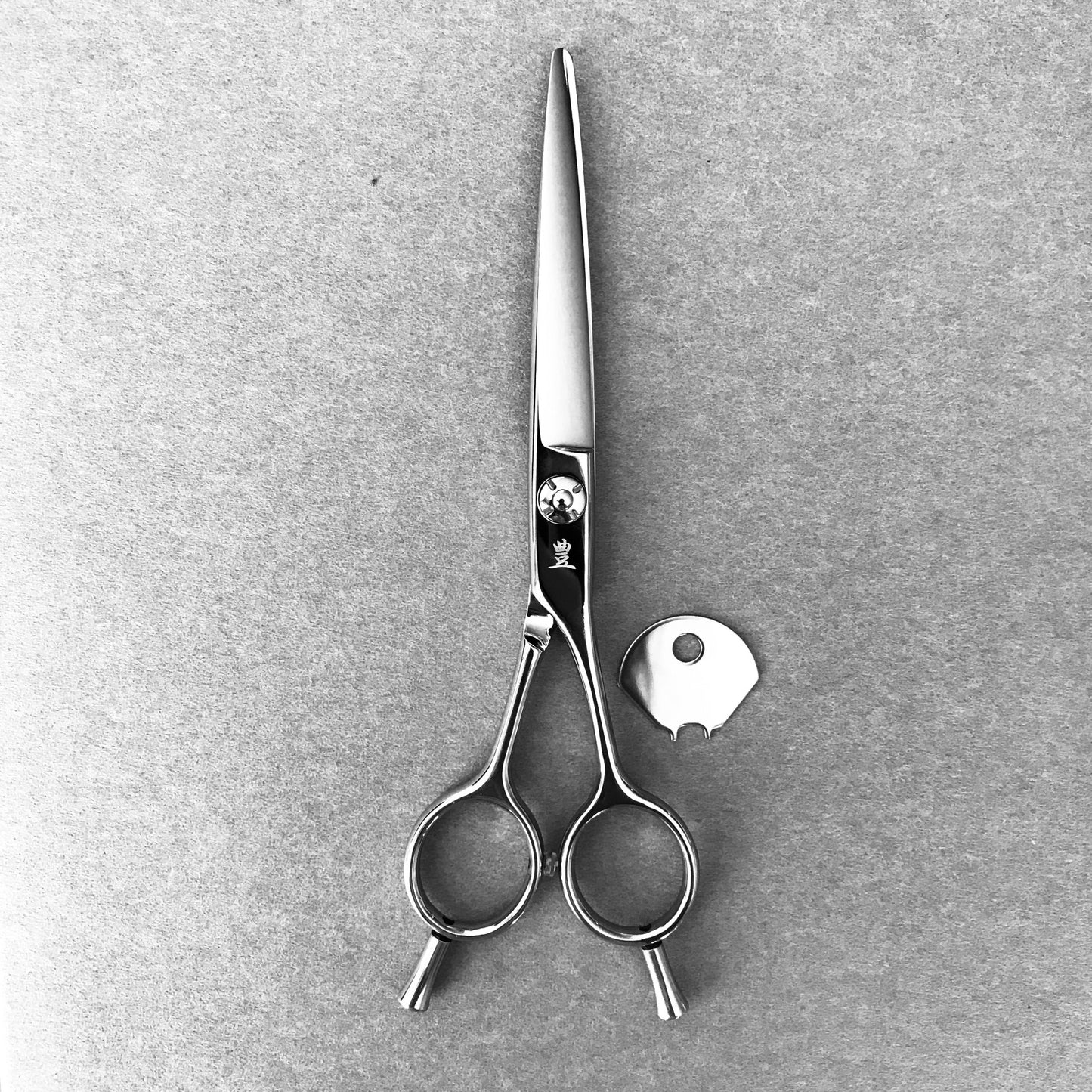 Japanese Hair Scissors  豊 (TOYO) US18 hand crafted in Japan Cobalt Alloys 6.0 in